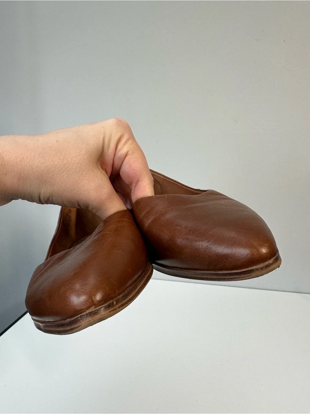 Zodiac Hill Leather Flats in Cognac Size 9.5